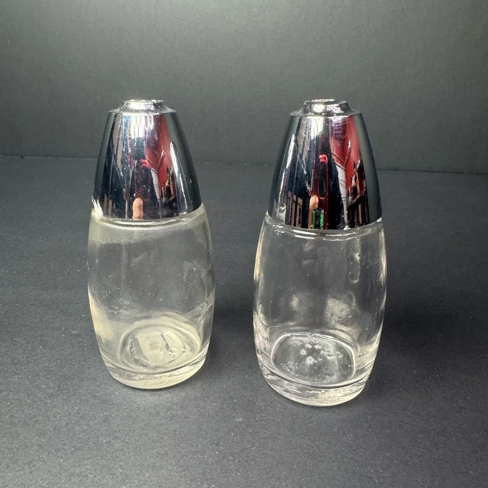 Gemco Vintage Clear Glass Salt and Pepper Shakers with‎ Chrome Tops 1970s EUC